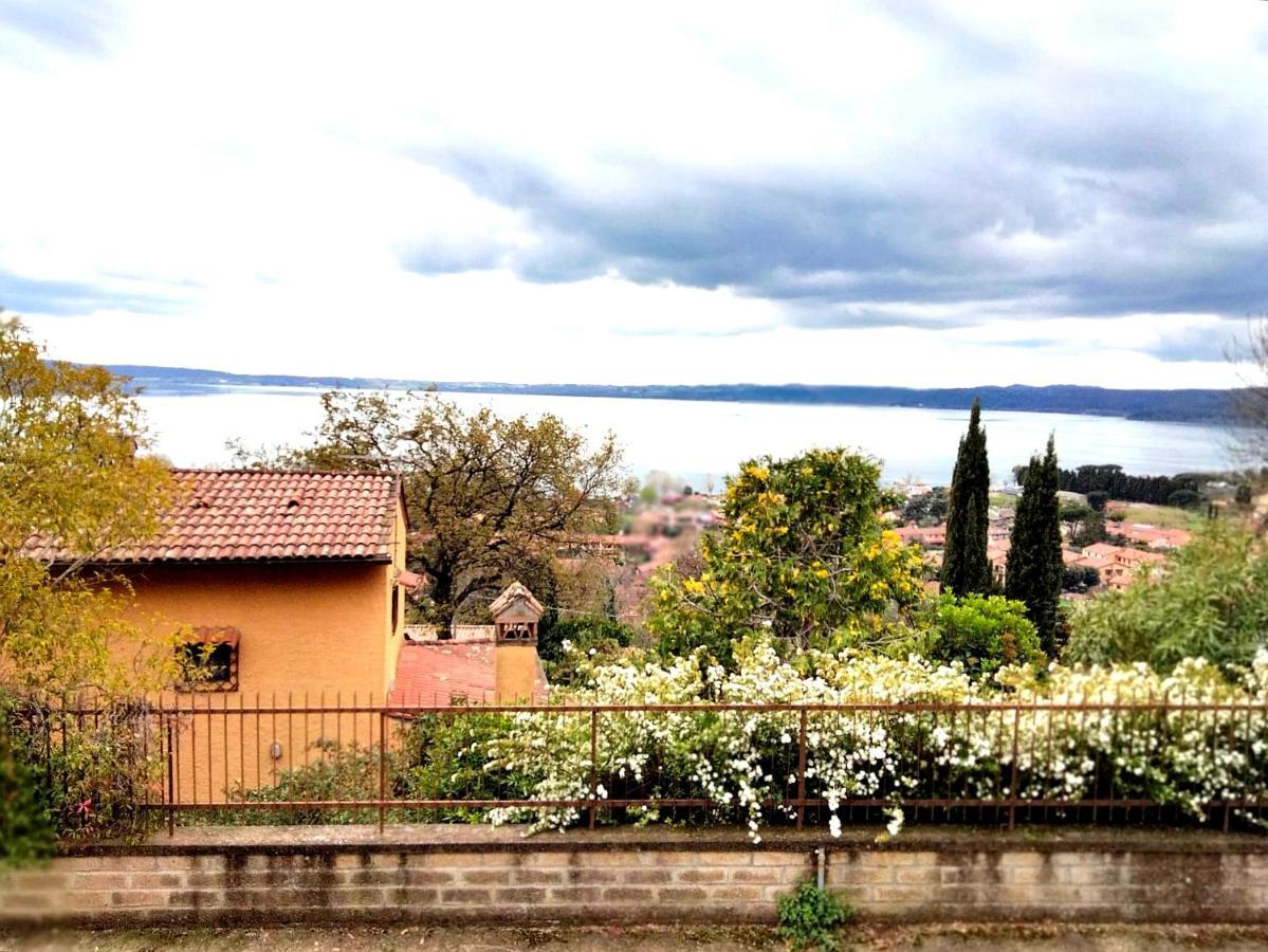 Sguardo Sul Lago Trevignano Romano Exteriér fotografie