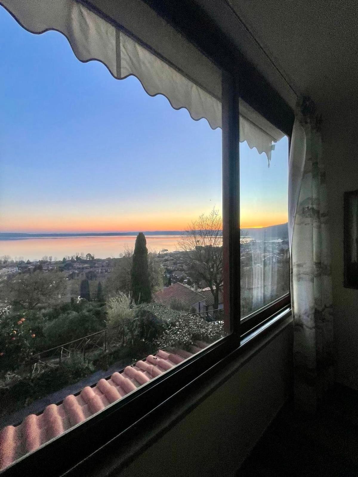 Sguardo Sul Lago Trevignano Romano Exteriér fotografie