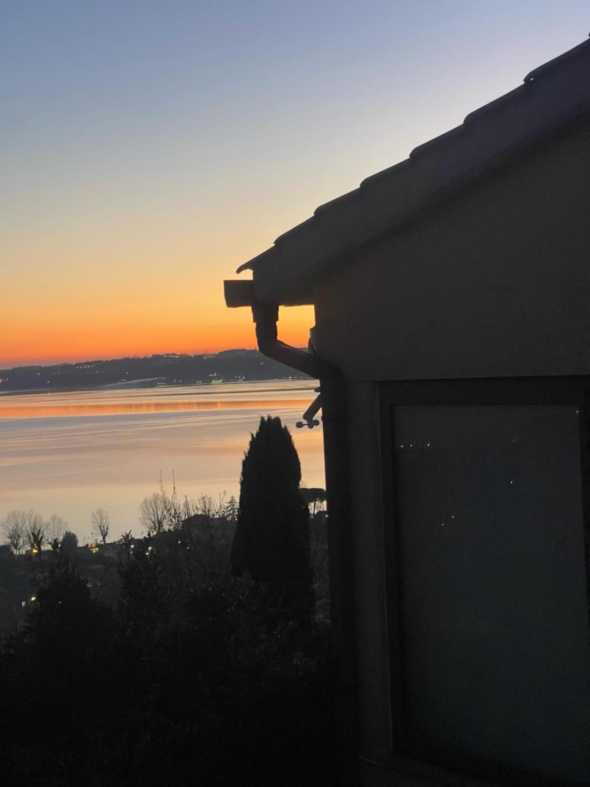 Sguardo Sul Lago Trevignano Romano Exteriér fotografie